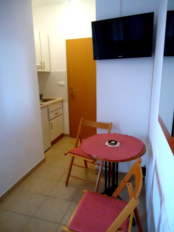 Apartments Mandic Tučepi Habitación foto