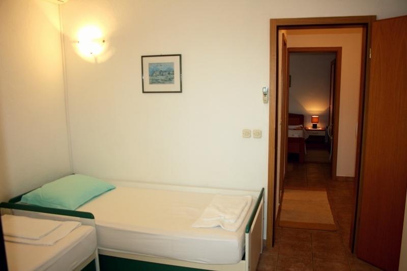 Apartments Mandic Tučepi Habitación foto