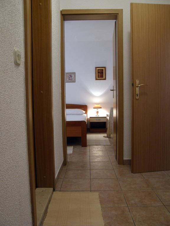 Apartments Mandic Tučepi Habitación foto
